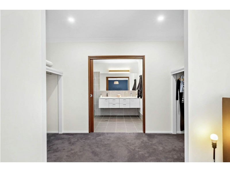 2-4 Wedgebill Court, Greenbank QLD 4124