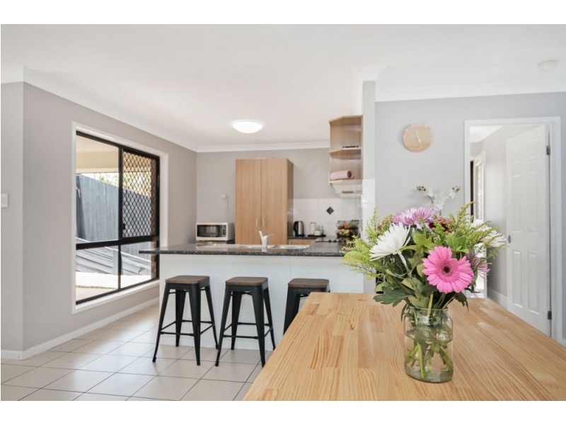 15 Oak Leaf Street, Springfield Lakes QLD 4300