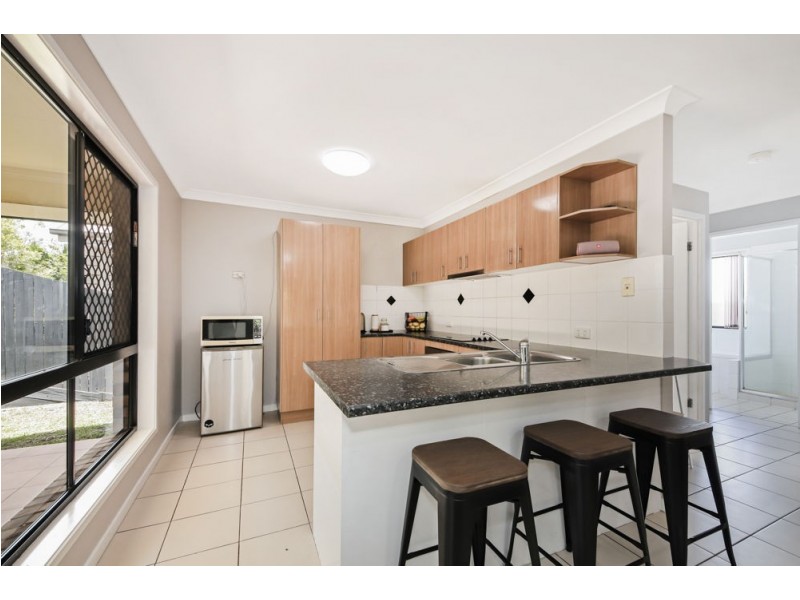 15 Oak Leaf Street, Springfield Lakes QLD 4300