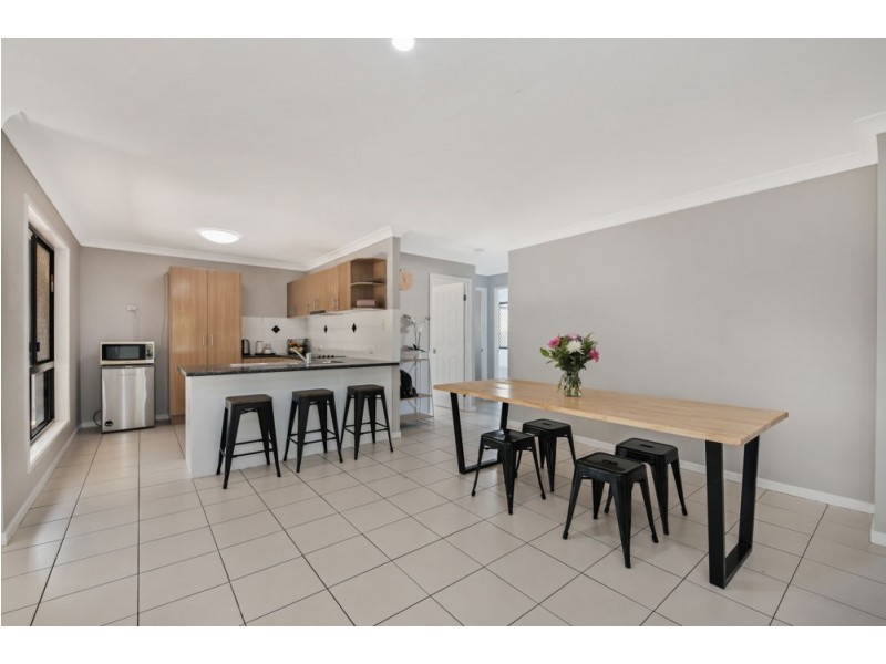 15 Oak Leaf Street, Springfield Lakes QLD 4300
