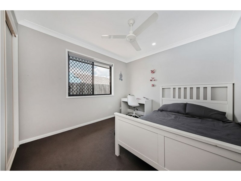 15 Oak Leaf Street, Springfield Lakes QLD 4300