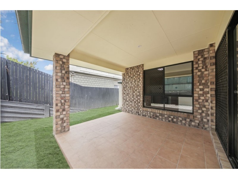 15 Oak Leaf Street, Springfield Lakes QLD 4300