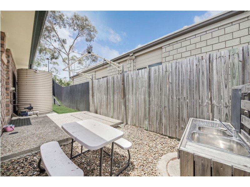 15 Oak Leaf Street, Springfield Lakes QLD 4300