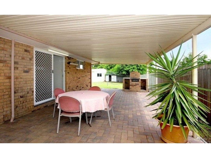 8 Petrie Close, Redbank Plains QLD 4301
