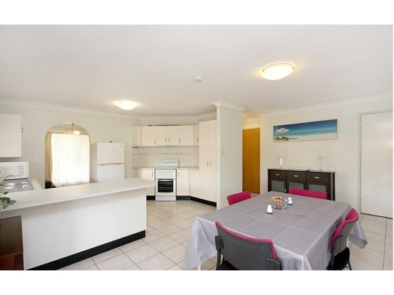 8 Petrie Close, Redbank Plains QLD 4301