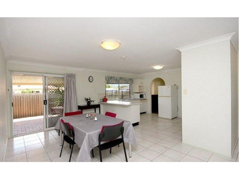 8 Petrie Close, Redbank Plains QLD 4301