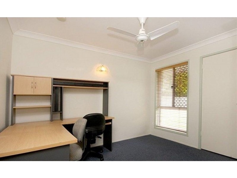 8 Petrie Close, Redbank Plains QLD 4301