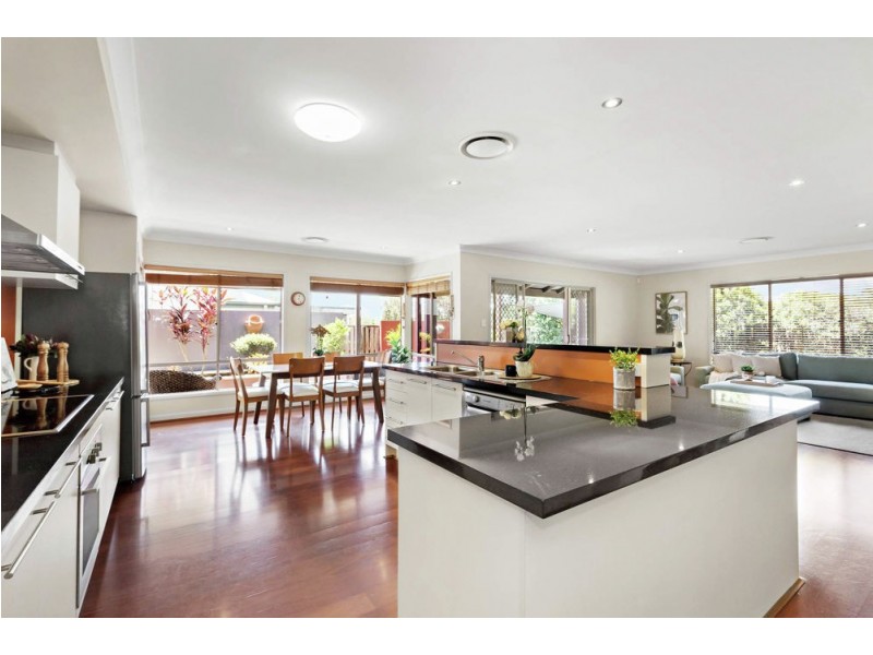 18 Summit Drive, Springfield Lakes QLD 4300