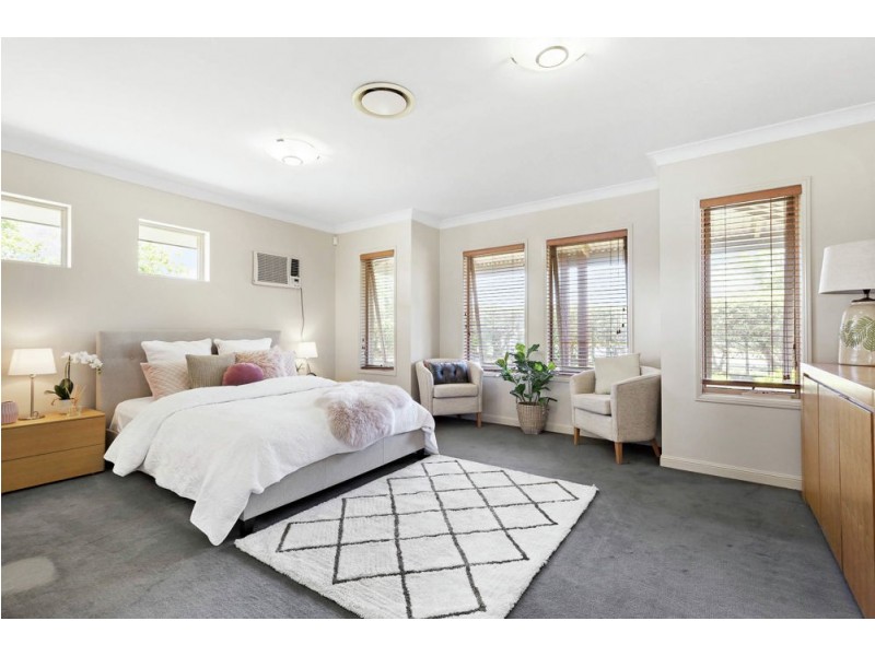 18 Summit Drive, Springfield Lakes QLD 4300