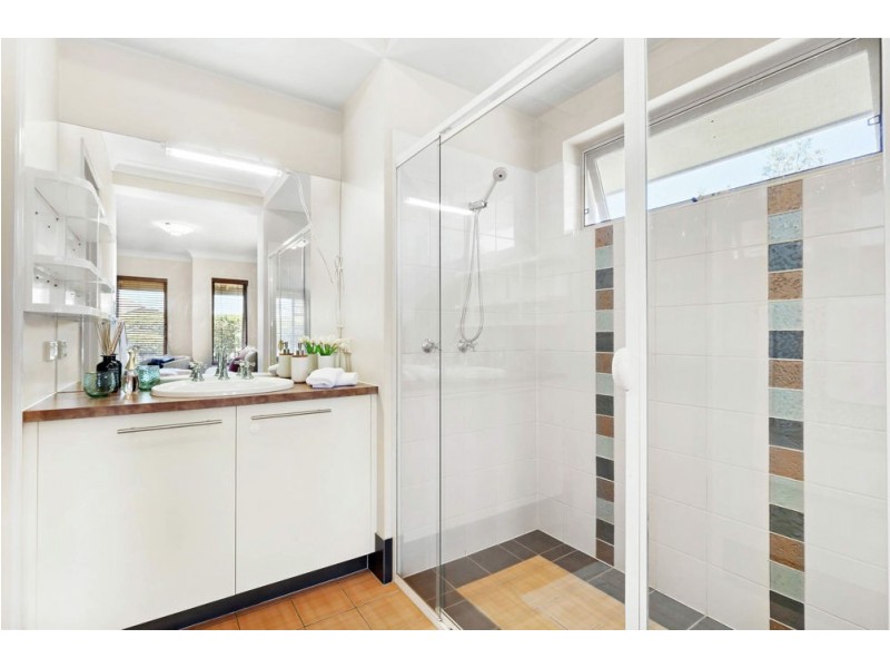 18 Summit Drive, Springfield Lakes QLD 4300