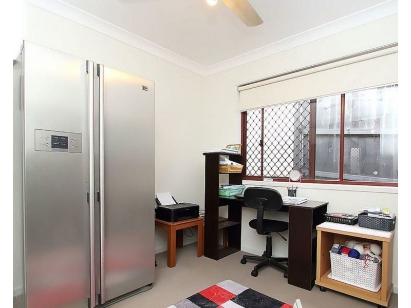 21 Kinglake Ave, Springfield Lakes QLD 4300