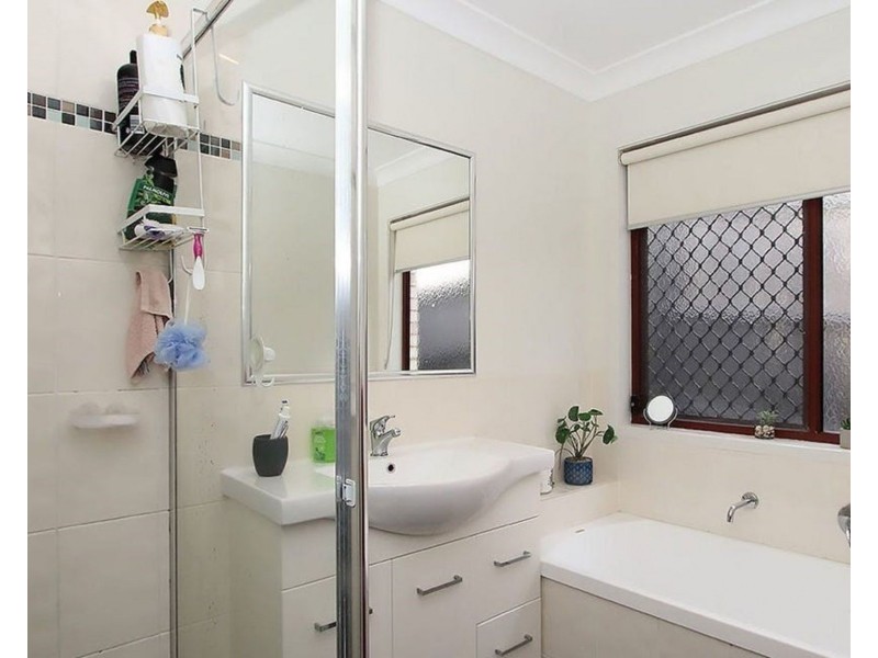 21 Kinglake Ave, Springfield Lakes QLD 4300