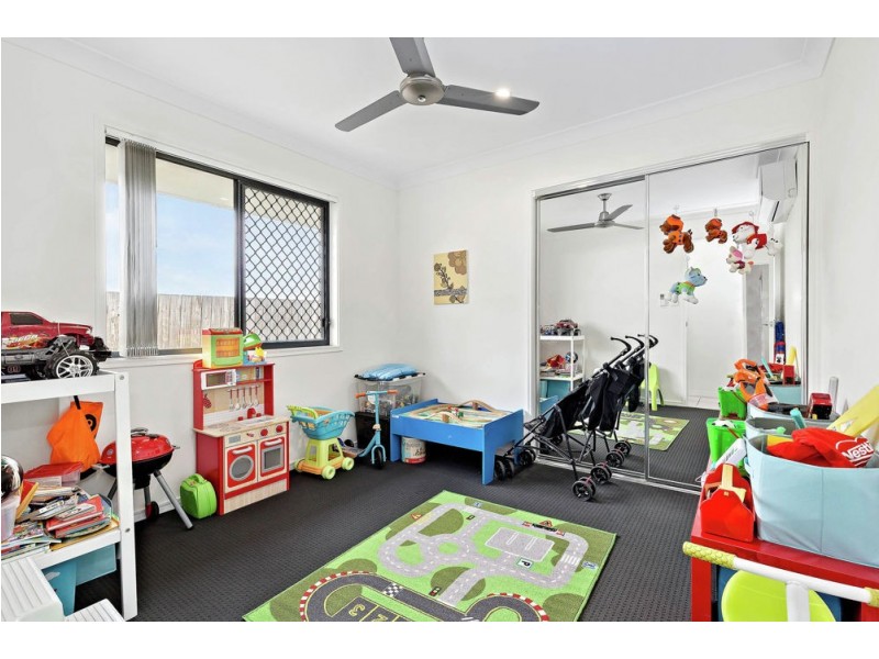 66 Columbia Drive, Bellbird Park QLD 4300