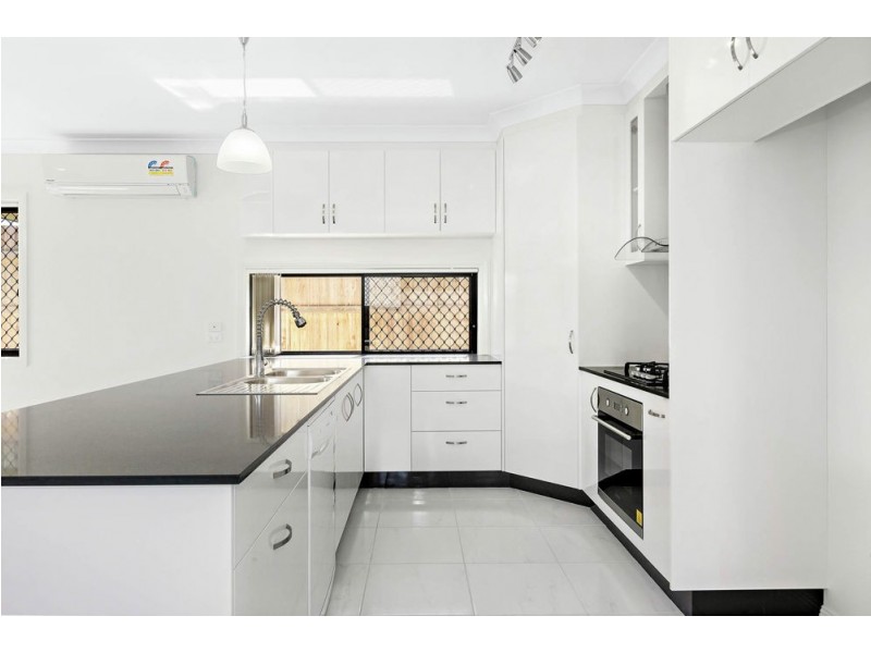 10 Crewes Crescent, Redbank Plains QLD 4301