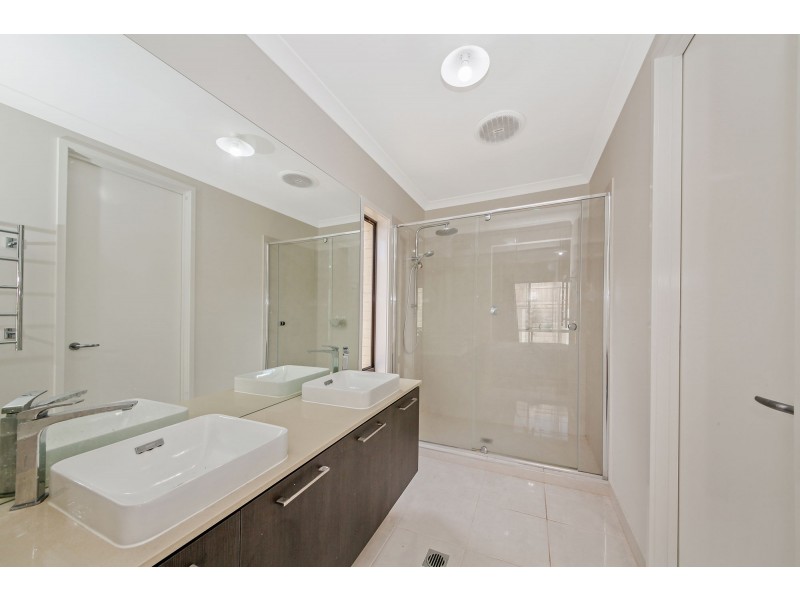 112 Meadows Circuit, Bellbird Park QLD 4300