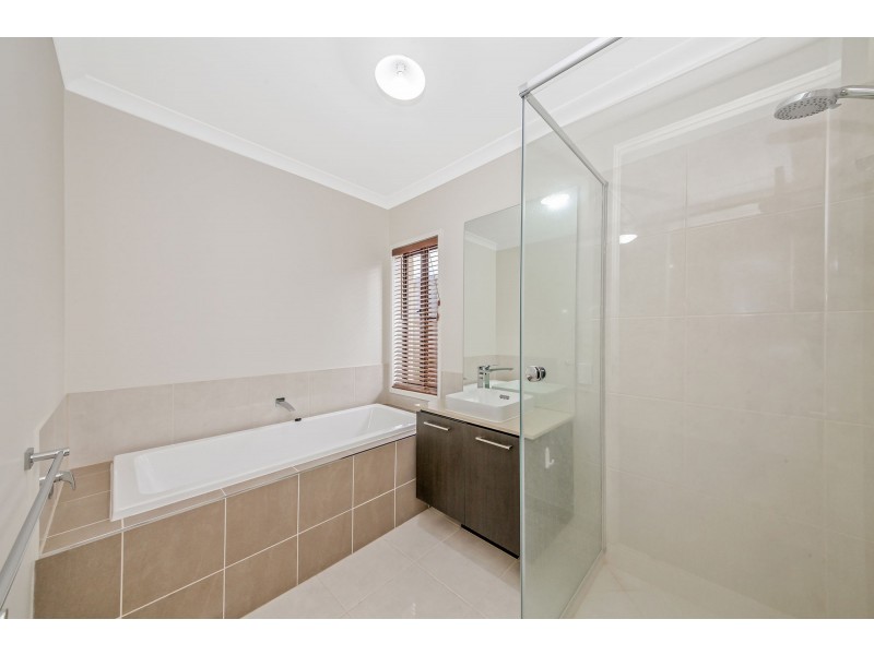 112 Meadows Circuit, Bellbird Park QLD 4300