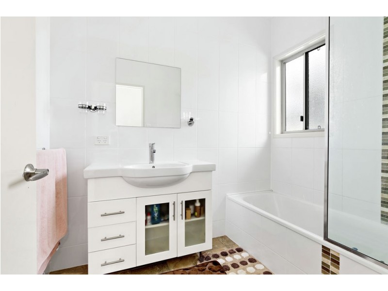 49 Braeside Road, Bundamba QLD 4304