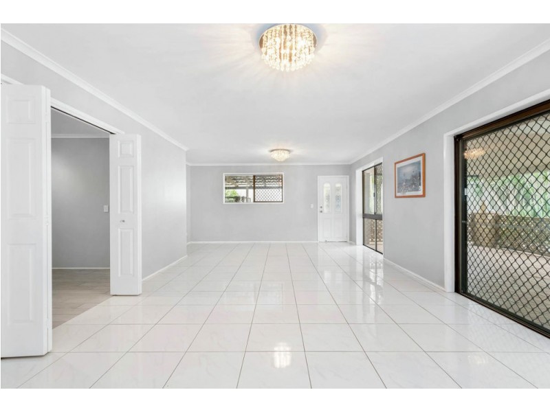 6 Stella Street, Camira QLD 4300