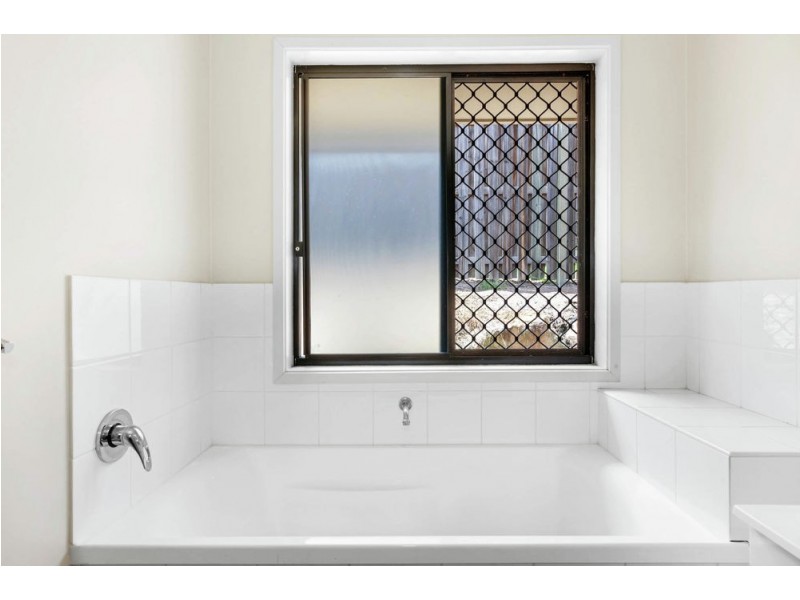 268 Alawoona Street, Redbank Plains QLD 4301