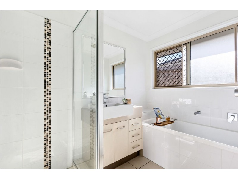 3 Honeypot Avenue, Springfield Lakes QLD 4300