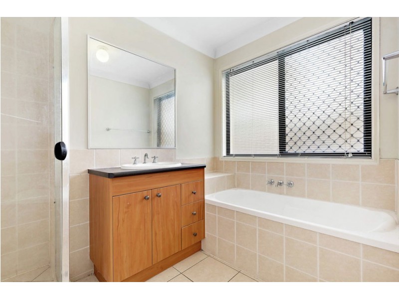 6 Aldworth Place, Springfield Lakes QLD 4300