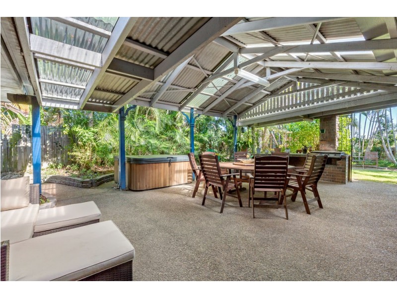 1 Durham Court, Camira QLD 4300