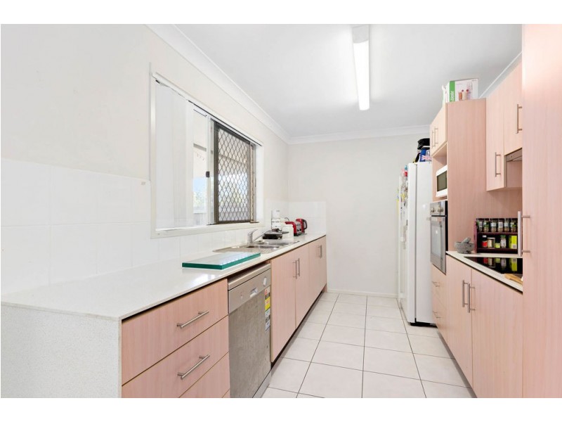 2/74 Jones Road, Bellbird Park QLD 4300