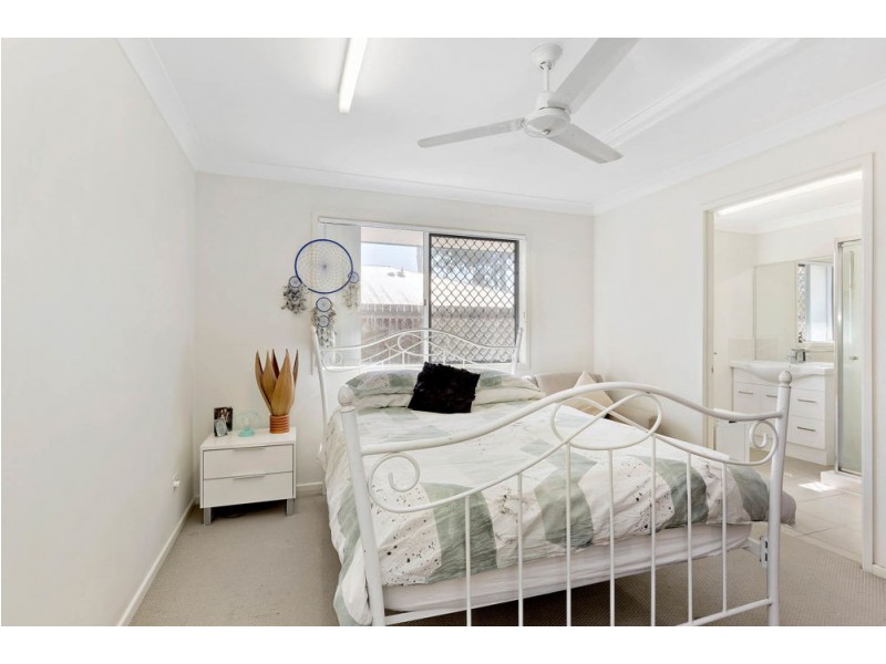 2/74 Jones Road, Bellbird Park QLD 4300