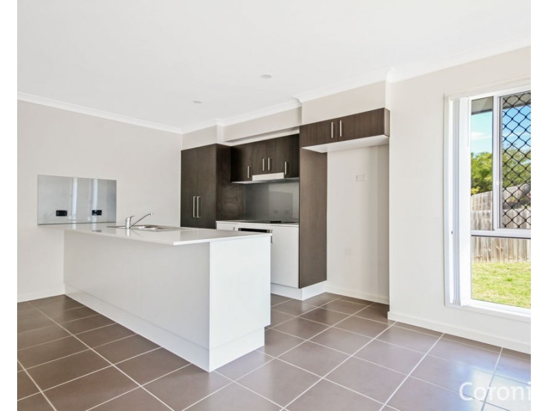 8 Apex Court, Springfield Lakes QLD 4300