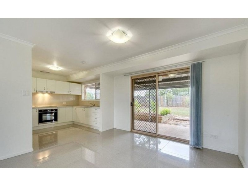 8 Battersby Street, One Mile QLD 4305