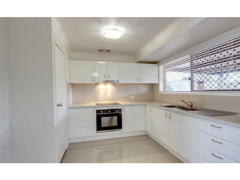 8 Battersby Street, One Mile QLD 4305