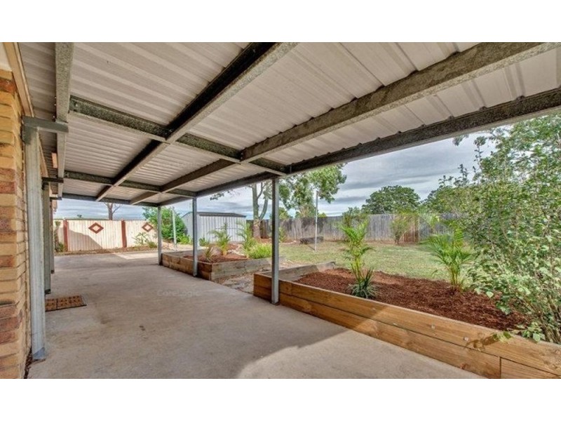 8 Battersby Street, One Mile QLD 4305