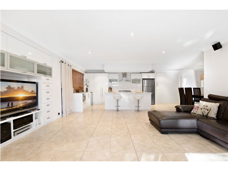 2 Bellbird Drive, Bellbird Park QLD 4300