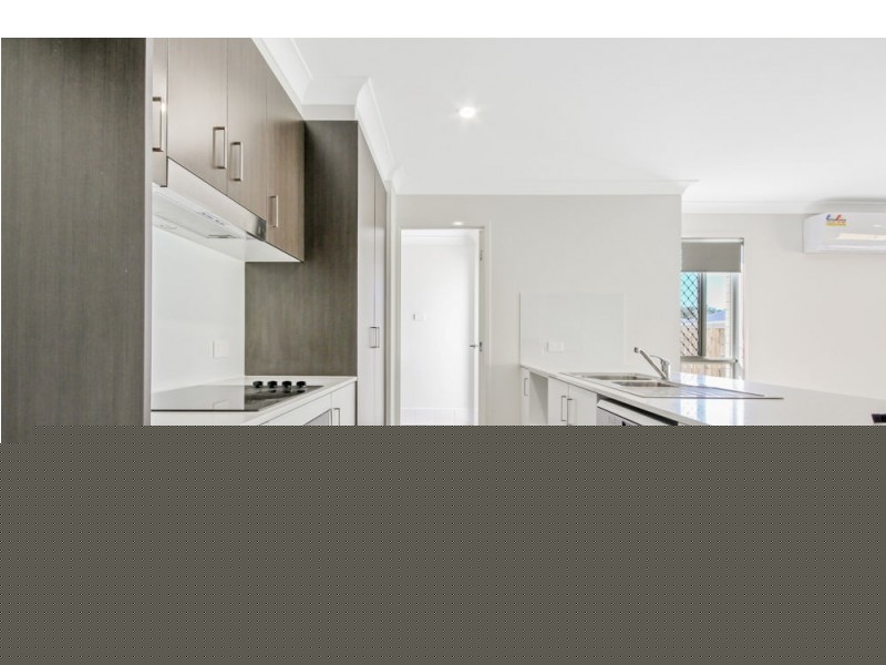 28 New York Way, Spring Mountain QLD 4124