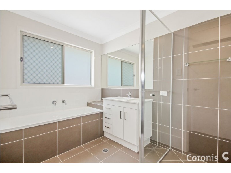 28 New York Way, Spring Mountain QLD 4124
