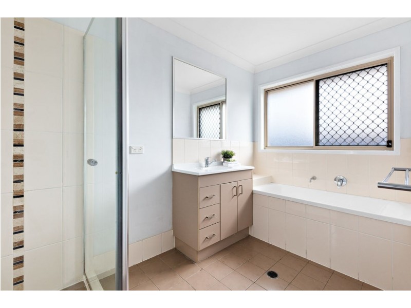 42 Colebrook Crescent, Doolandella QLD 4077