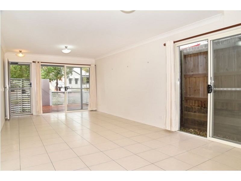 20 Creekside Drive, Springfield Lakes QLD 4300