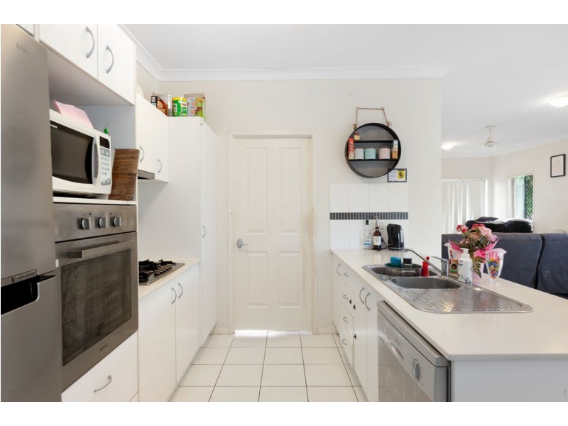 6 Whitehouse Court, Redbank Plains QLD 4301