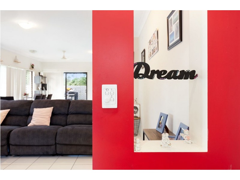 6 Whitehouse Court, Redbank Plains QLD 4301