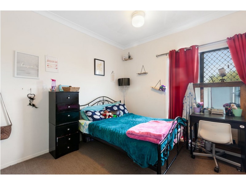 6 Whitehouse Court, Redbank Plains QLD 4301