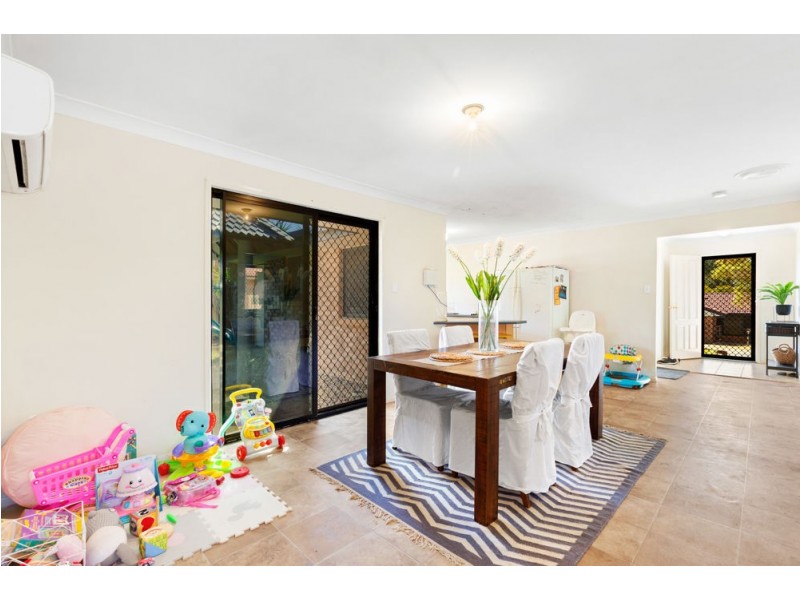 18 Lyrebird Lane, Bellbird Park QLD 4300