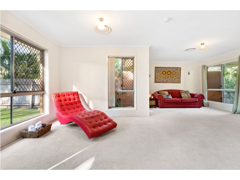 25 Elderslie Place, Forest Lake QLD 4078