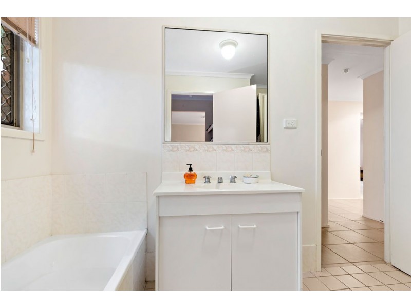 25 Elderslie Place, Forest Lake QLD 4078