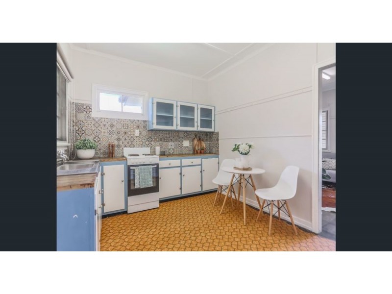 6 Glossop Street, Brassall QLD 4305