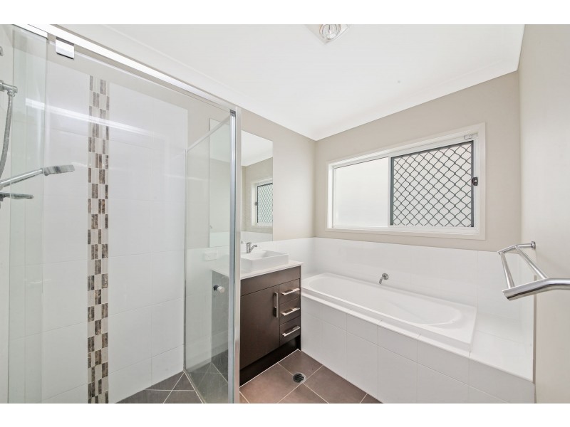 37 The Avenue, Heathwood QLD 4110