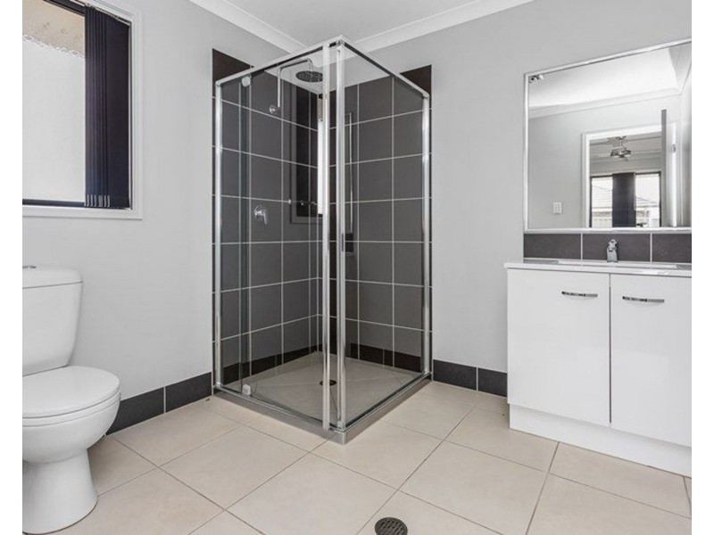 27 Richmond Terrace, Plainland QLD 4341