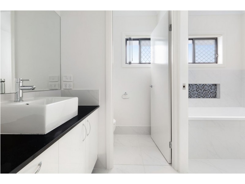 124 Cotton Crescent, Redbank Plains QLD 4301