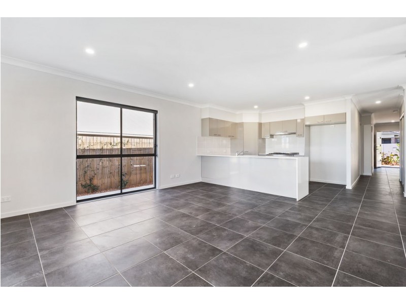 9 Kookaburra Place, Deebing Heights QLD 4306