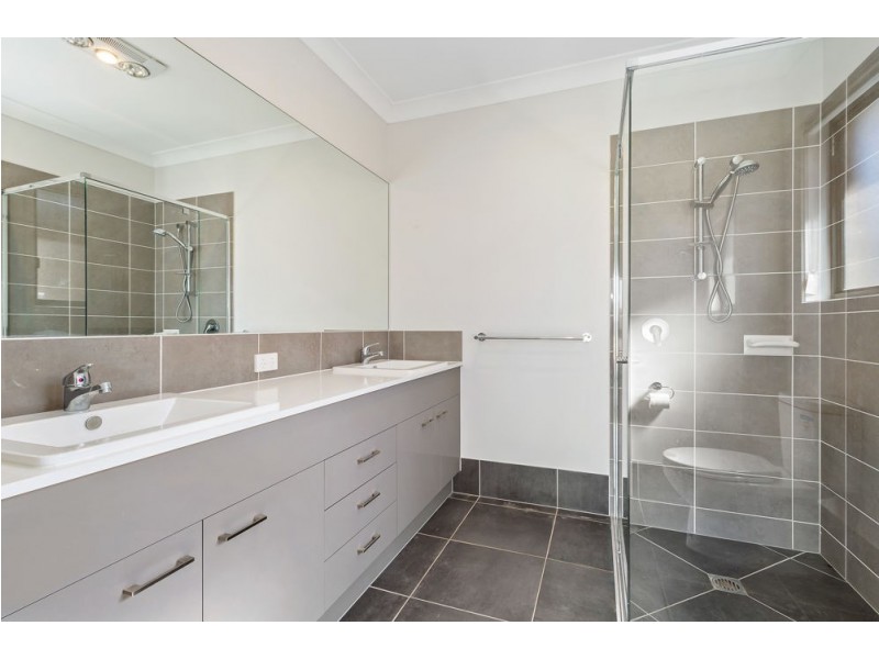 9 Kookaburra Place, Deebing Heights QLD 4306