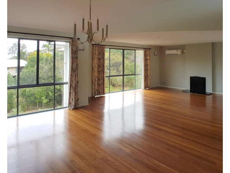 19 Kulki Place, Chapel Hill QLD 4069